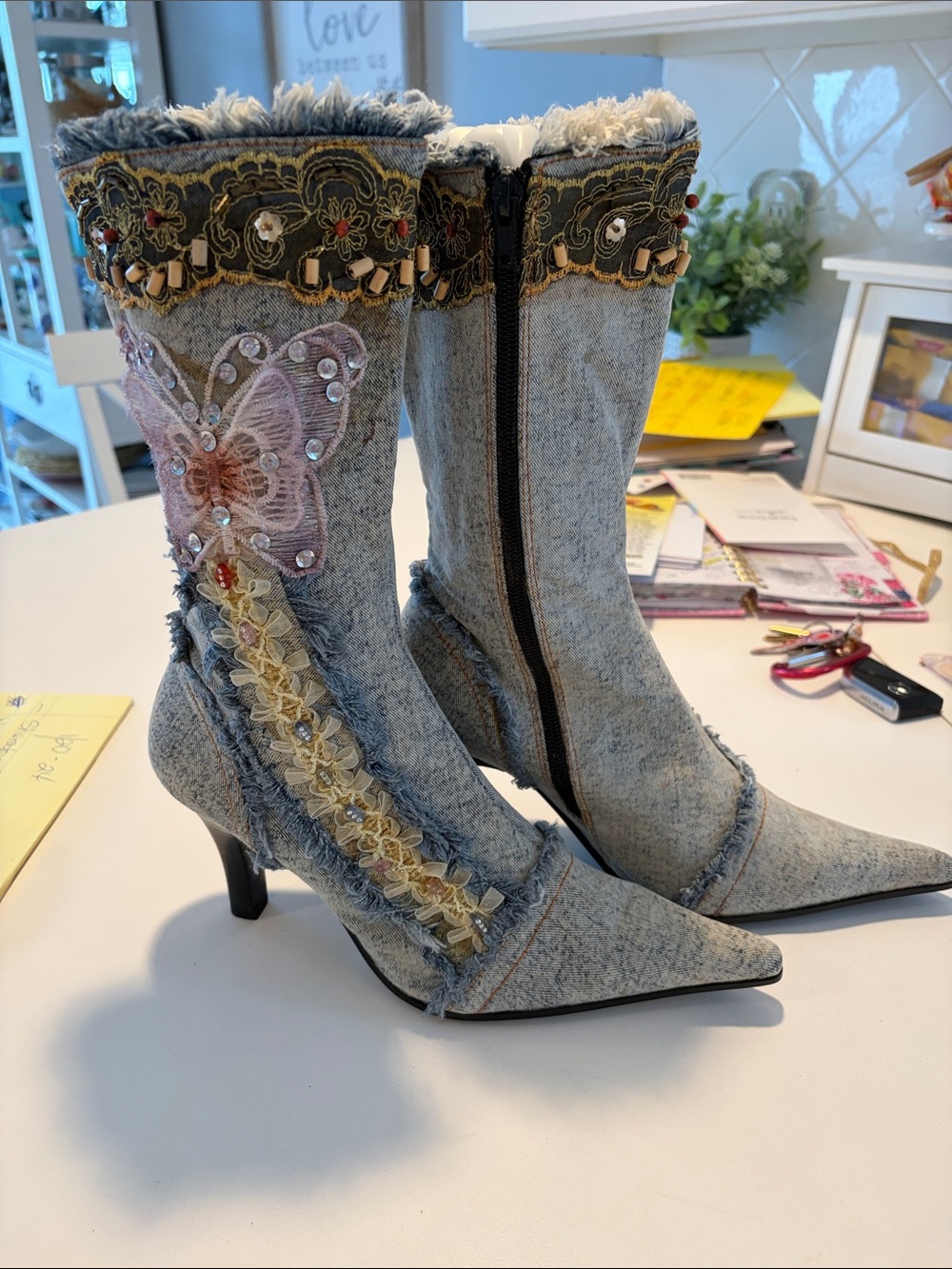 Emilia Schuhe size 39, 8.5 denim accessorized boots